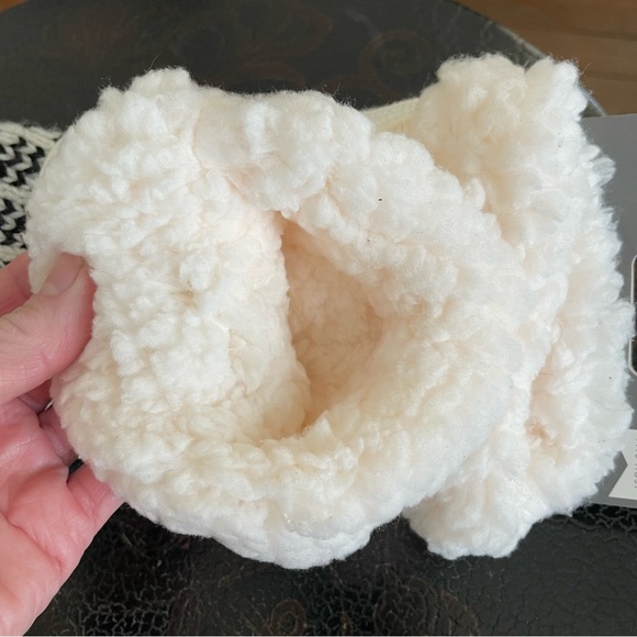 Antonio Plush Sherpa Slipper Socks NWT - Picture 7 of 7